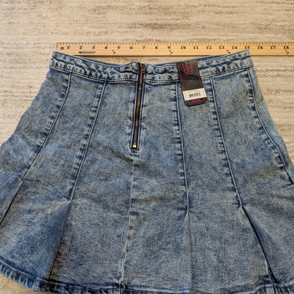 No Boundaries Denim Mini Skirt Juniors Sz 13 Acid Wash Pleated Exposed Zip Y2K - Picture 8 of 8